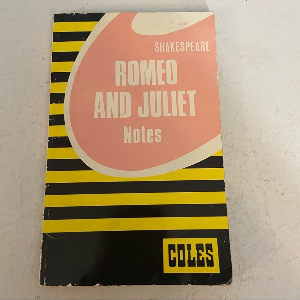 🛍️3/$30 Vintage 1988 Shakespeare Romeo and Juliet notes softcover book